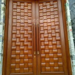 Pintu Kupu Tarung Anyaman