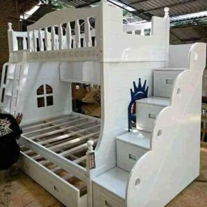 tempat tidur tingkat